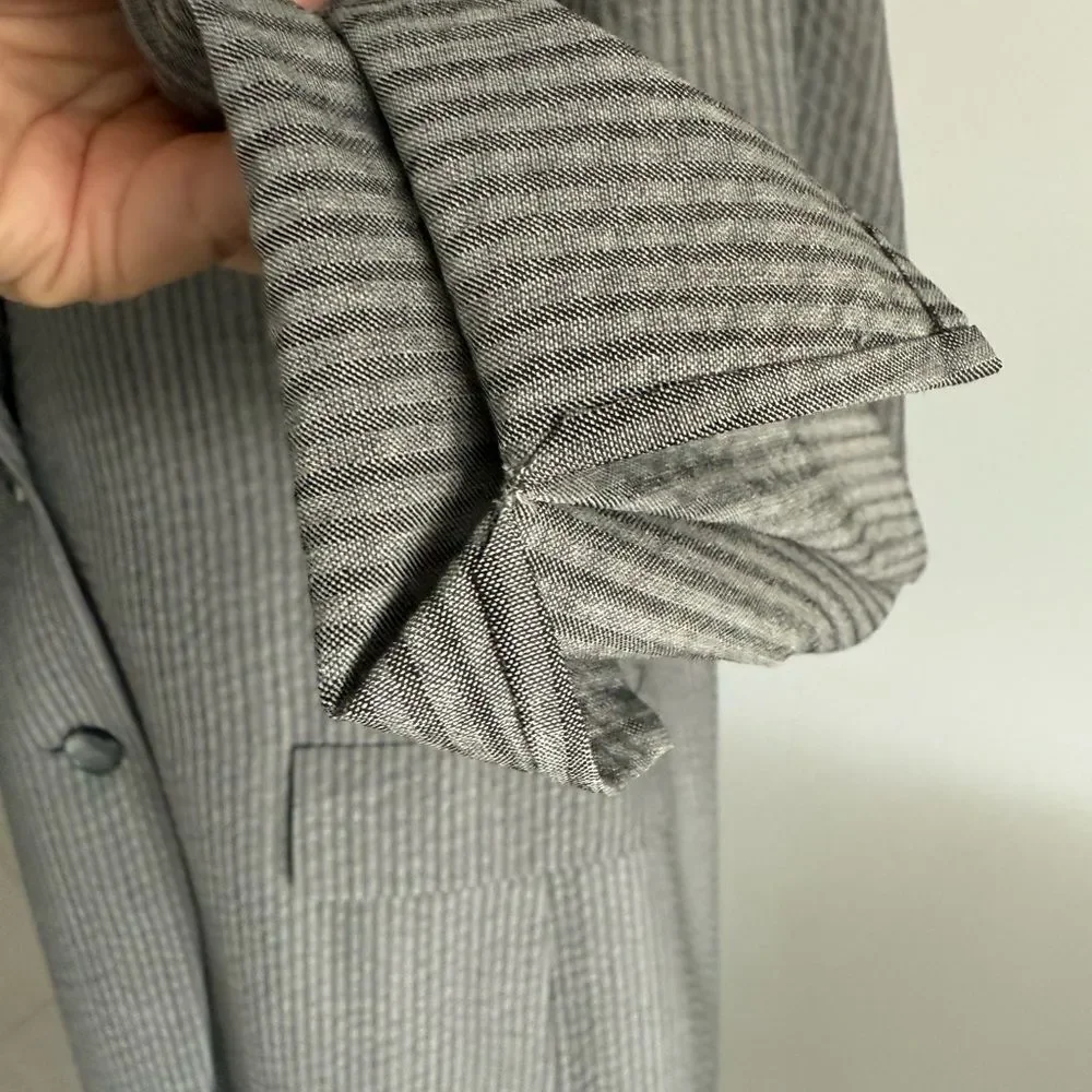 AKRIS Classic Gray striped Women’s Suit - Picture 4 of 8